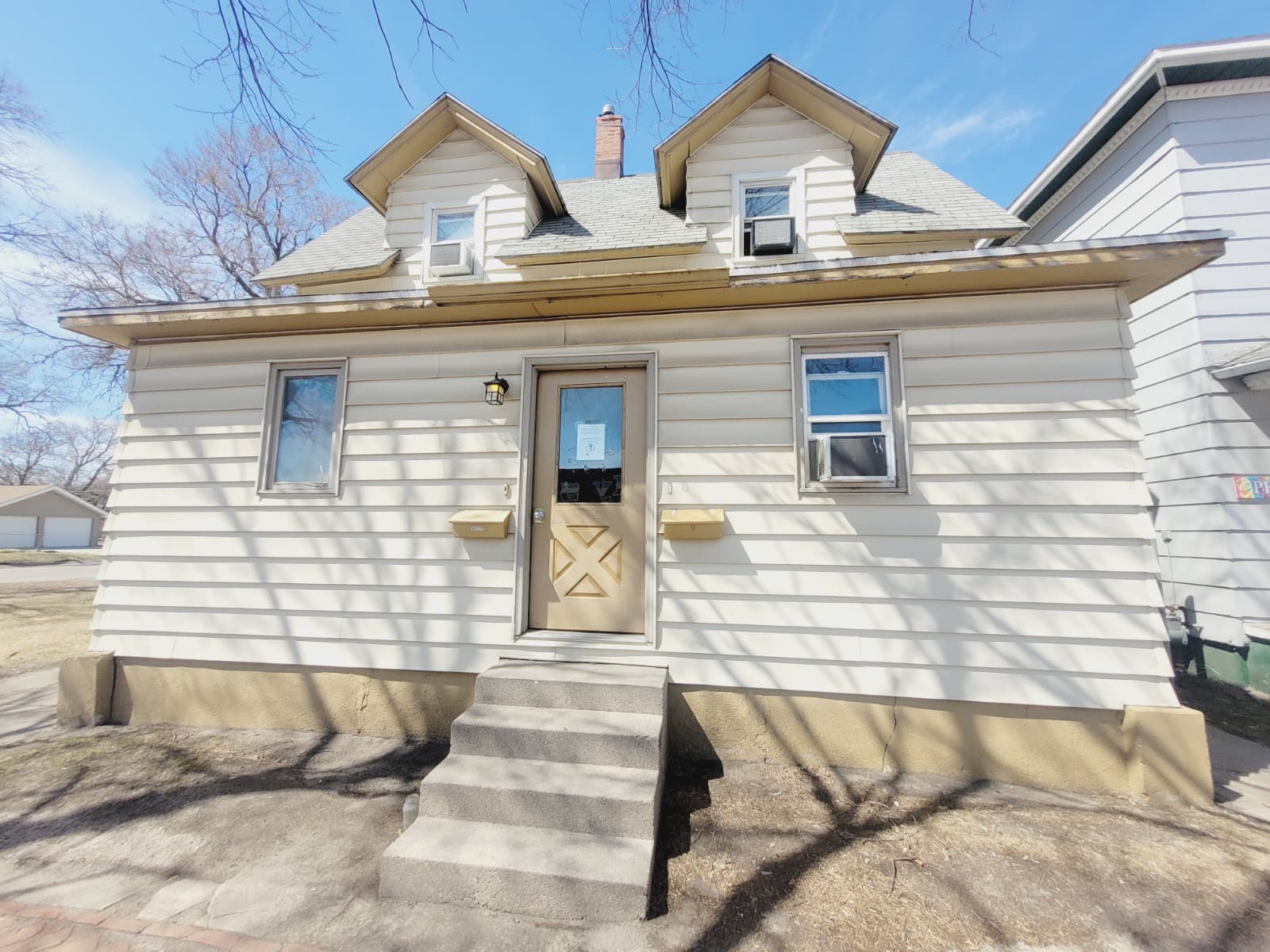 504 E 4th St #2